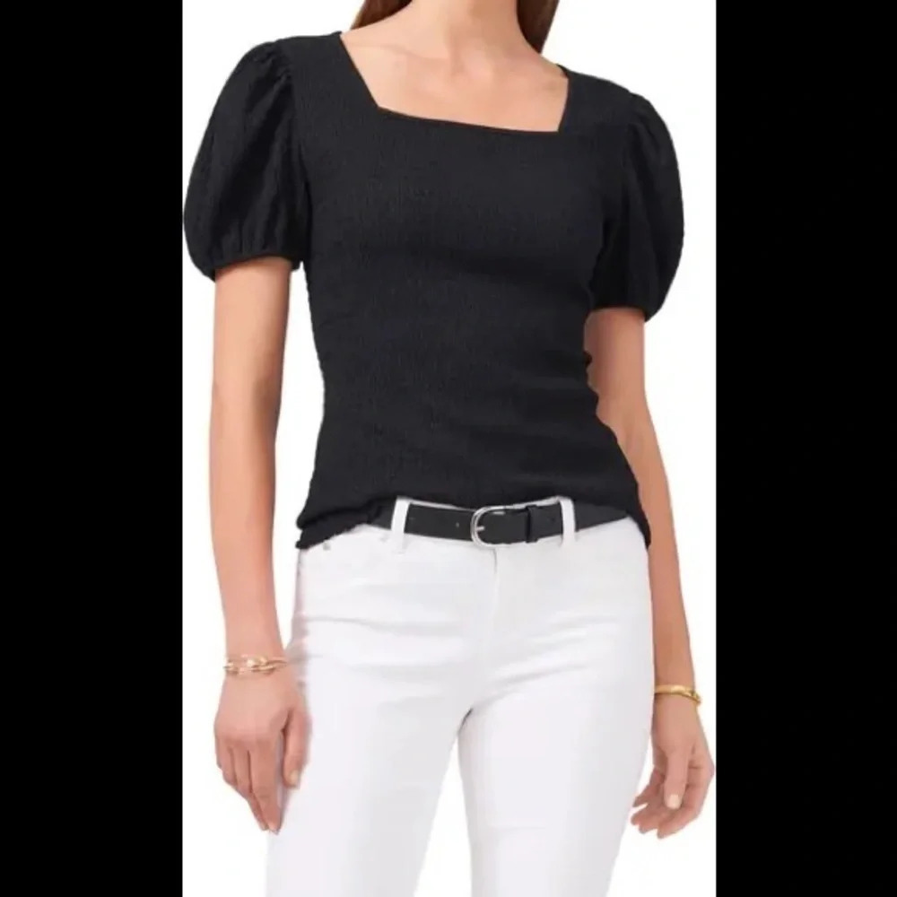 🎉🎉HOST PICK🎉🎉VINCE CAMUTO Puff Shoulder Top, Medium, Black, NWT